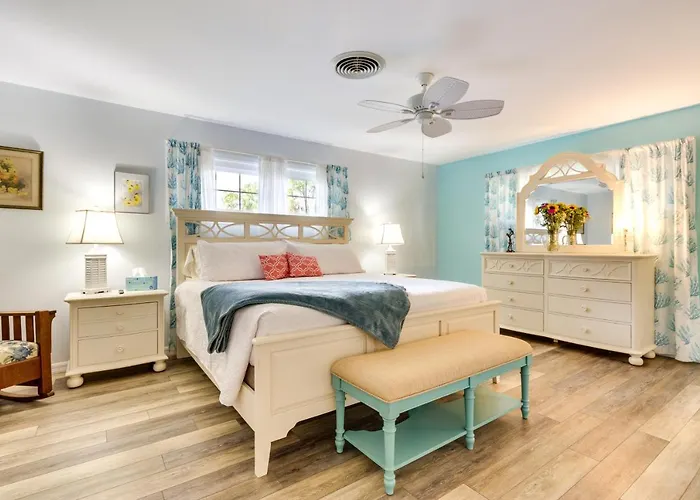 Walk To Lakes! Tropical Escape In Mount Dora