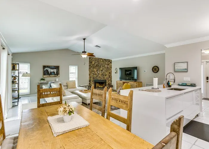 Wellington Vacation Rental: Private Saltwater Pool
