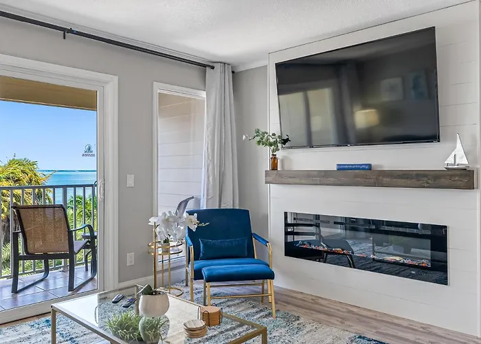 Wake Up To The Ocean Breeze - Enjoy Amazing Views