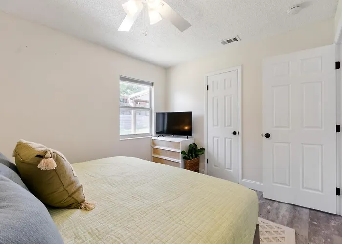 Paradise Palms- Tropic Suite- Pool - Steps To Ocean - 10 Min To Downtown