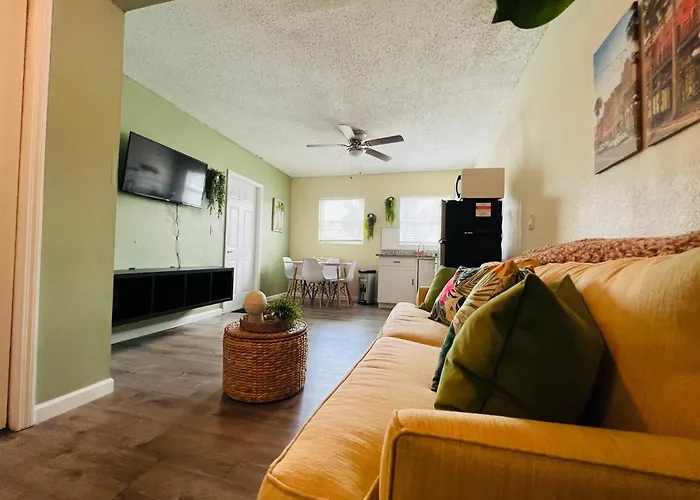Apartment Near Tpa Airport