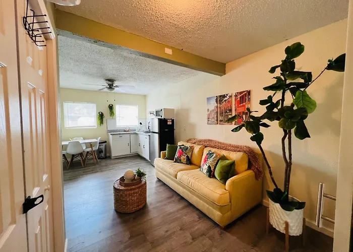 Apartment Near Tpa Airport