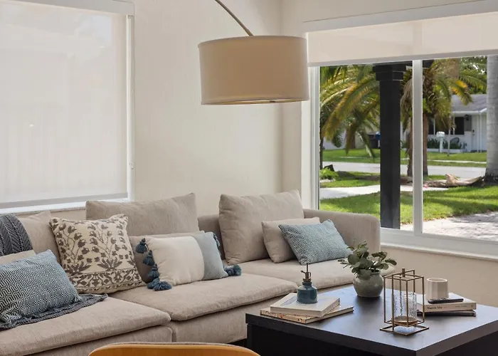 Newly Remodeled House In Miami - 3Br House With Private Yard - 5 Min Ride To Hollywood Beach