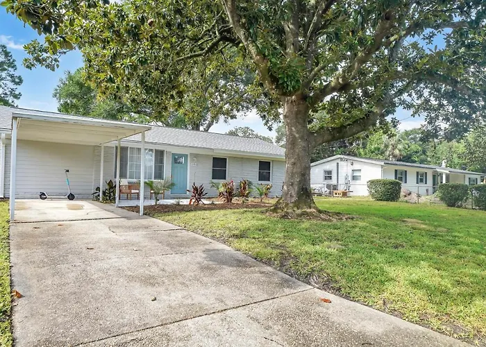 Magnolia - Family-Friendly Comforts, Tvs, Grill & Just Steps To The Beach!