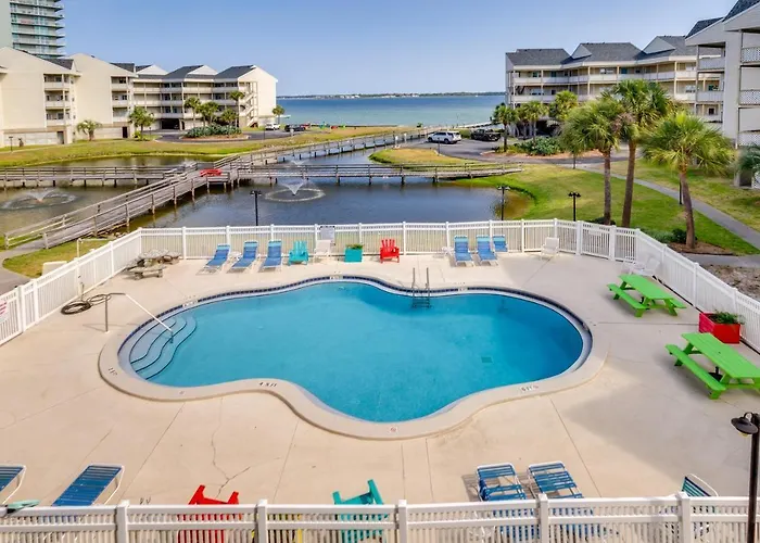 Bayfront Pensacola Beach Condo W/ Pool & Elevator