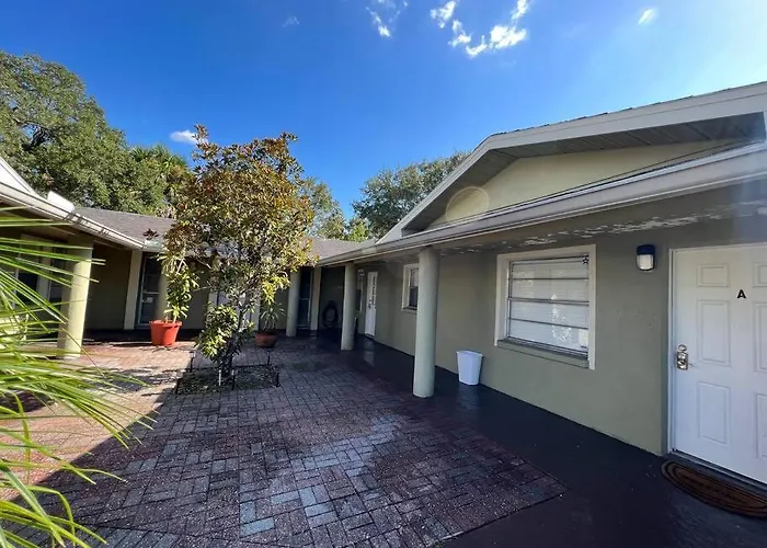 Lovely 2 Bedroom Apartment