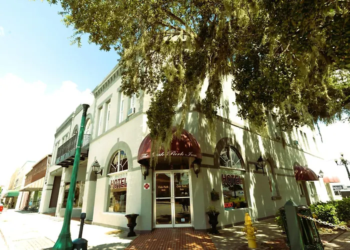 Oak Tree Hotel