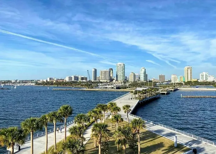 Romance In The City 1 Bdrm Studio In Downtown St Pete