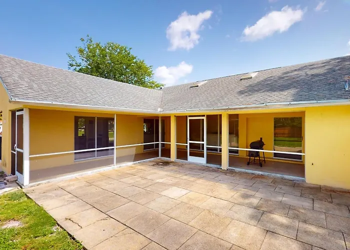 Port St Lucie Escape W/ Yard: 'Glenwood Hideaway'