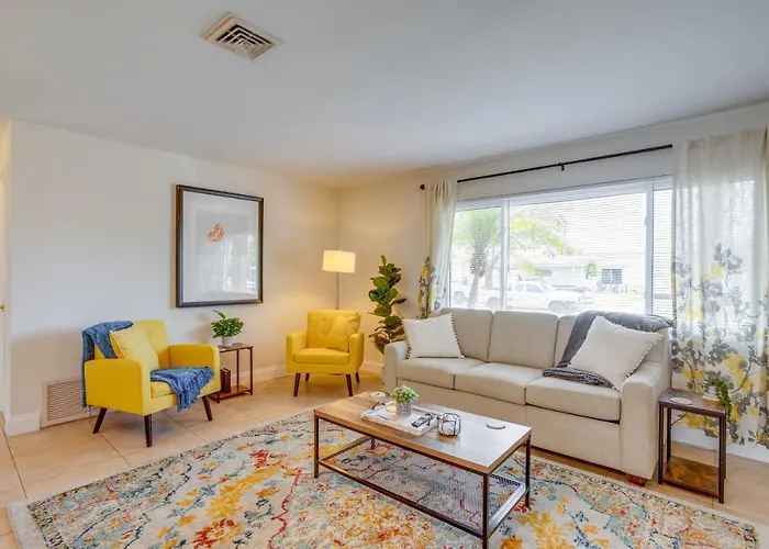 3 Mi To Beach: Bbq-Ready Retreat In Seminole