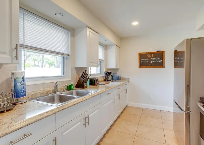3 Mi To Beach: Bbq-Ready Retreat In Seminole
