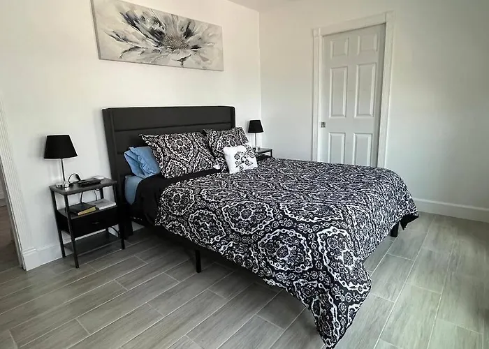 Port Saint Lucie A Little Piece Of Heaven- Peaceful Lake View Apartment- 1 Min From I95 And Turnpike