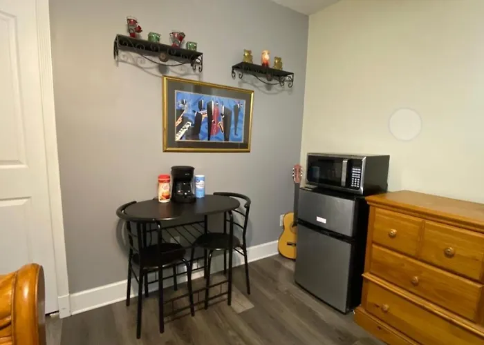 A Treasure Coast Gem- Private Entrance And Private Bathroom