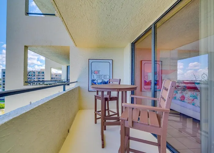 Pool & Beach Access: Waterfront Hudson Condo!