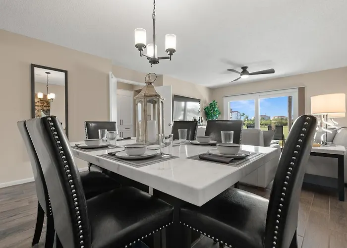 Newly Updated St. Pete 2-Br Condo On Isla Del Sol
