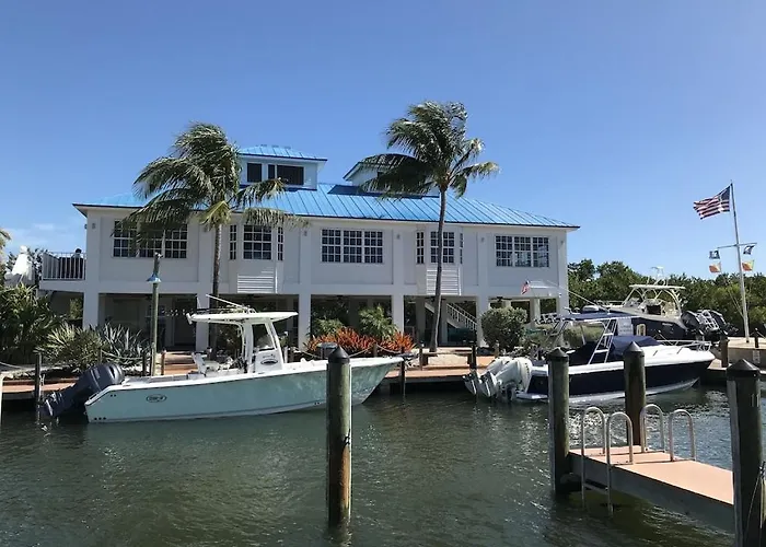 Tropical Getaway W/Private Beach 1 Bd Condo