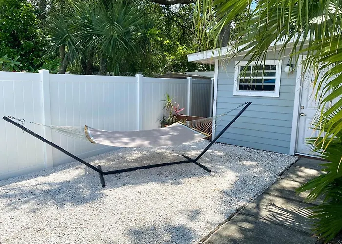 Tropical And Tranquil Bradenton Hideaway