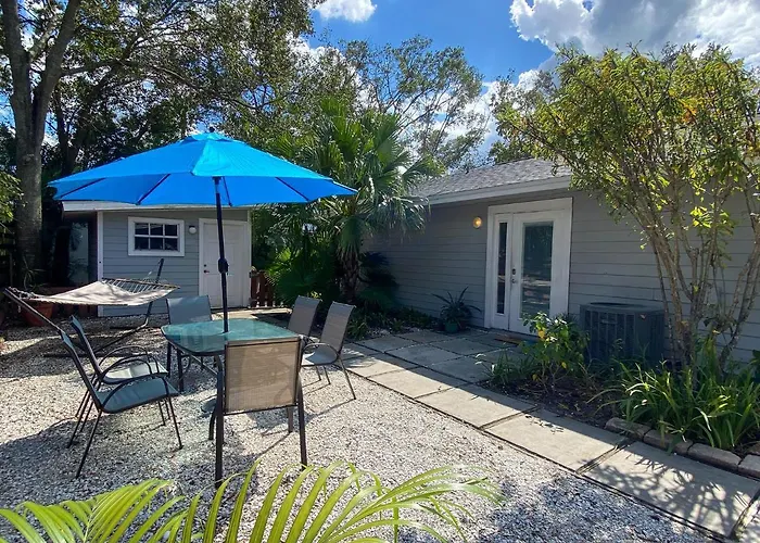 Tropical And Tranquil Bradenton Hideaway