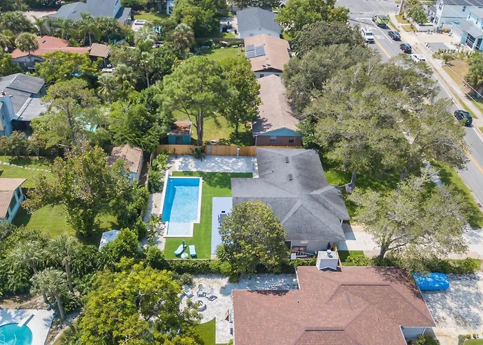 Coastal Home W/ Heated Pool: Mins To Beach & Mayo!