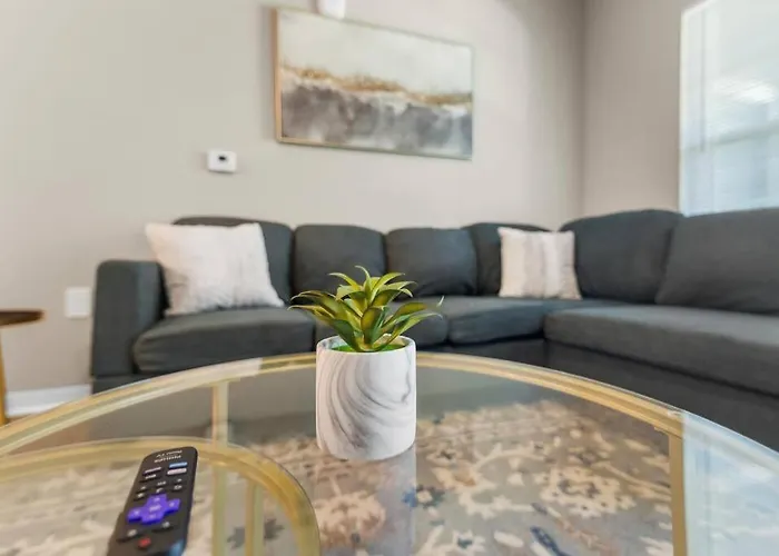 Luxury Living: 1Br Condo W/ Resort-Style Amenities