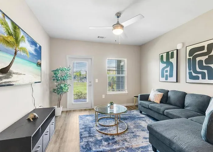 Luxe 1Br/1Ba: Dive, Rest, Explore. Book Now!