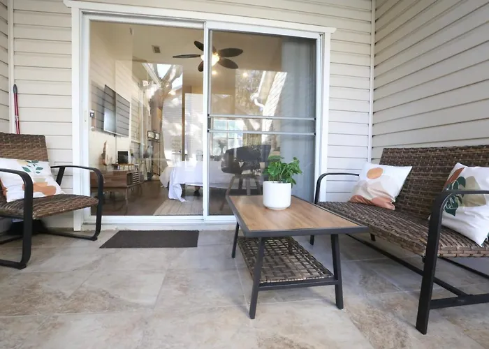 The Nomad At Gables - King Bed , Pool , Garage