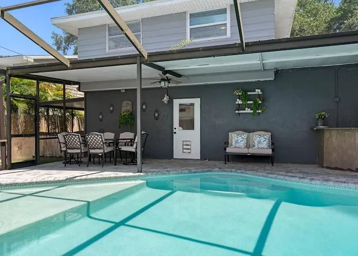 Clearwater 2 Story Pool Home Mins From The Beach