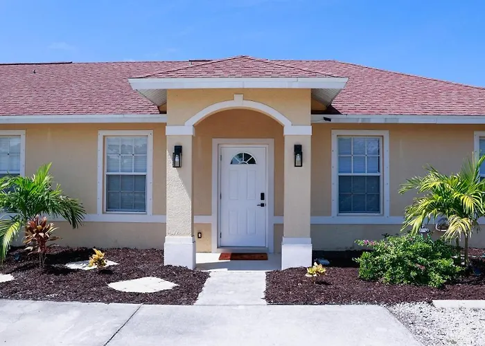 Stunning 2 Bedroom W/ Private Patio In Perfect Location