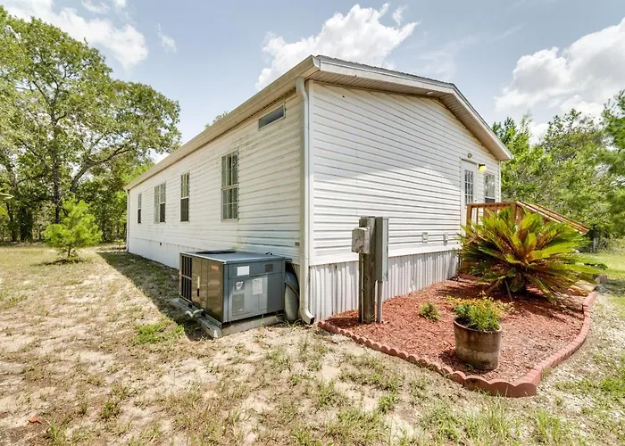 Weeki Wachee Home W/ Fire Pit: 13 Mi To Ocean!