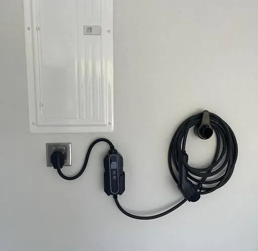 Brand New Lake View House - Self Check-In