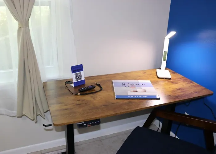 Hidden Sapphire-Apartment With Kitchen And Laundry