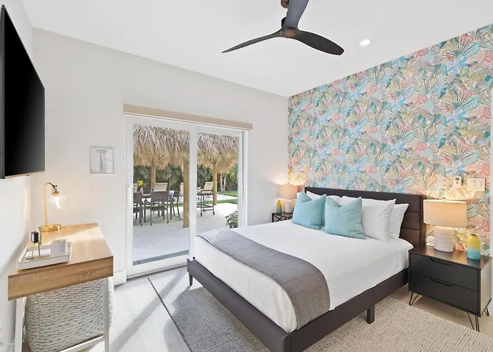 Hideaway Palms