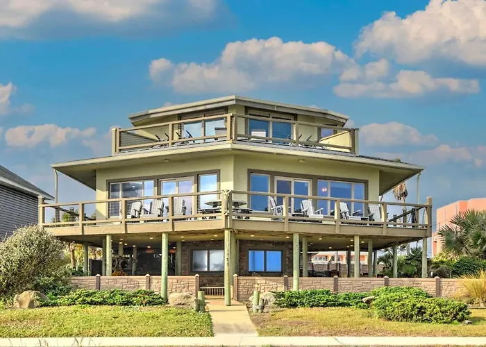 Chic Home: Ocean Views, Hot Tub & Game Room!