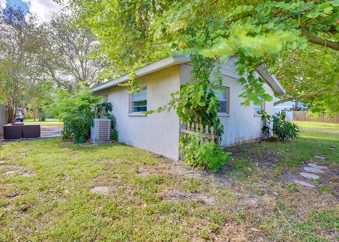 3 Mi To Riverwalk: Pet-Friendly Home W/ Yard!
