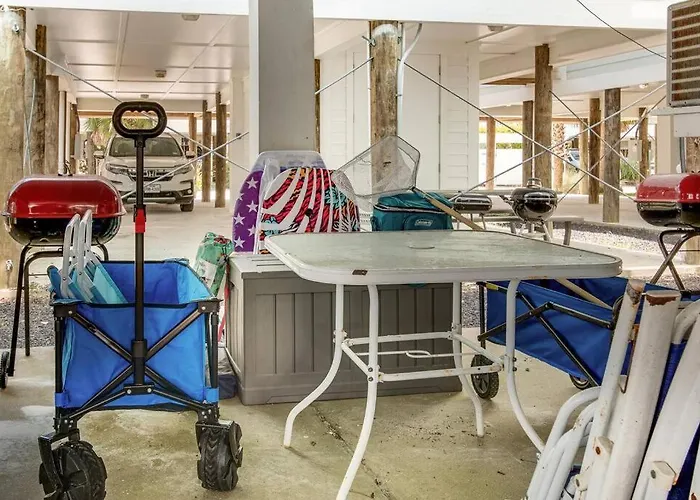 Winter In Gulf Shores: Snowbird Monthly Condo
