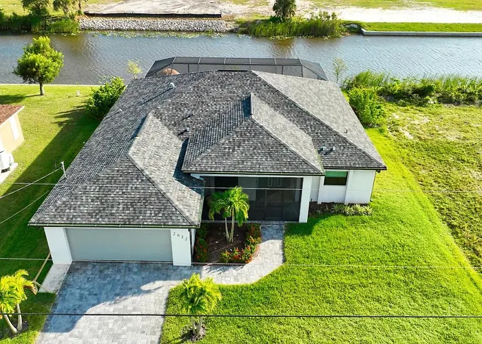 Villa Southern Escape - 4 Beds - 3 Baths - 8 Guests - Waterview & Pool/Spa - Incl. 10% Off Boat Rental