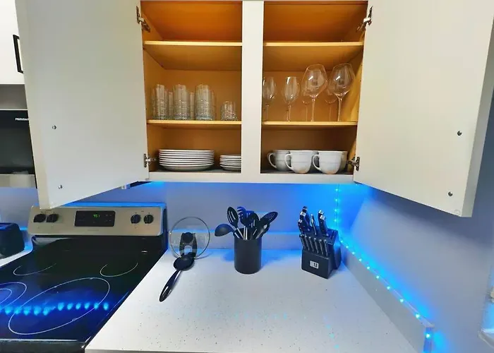 Roomy House Near Disney With Resort Pool And Patio Bbq
