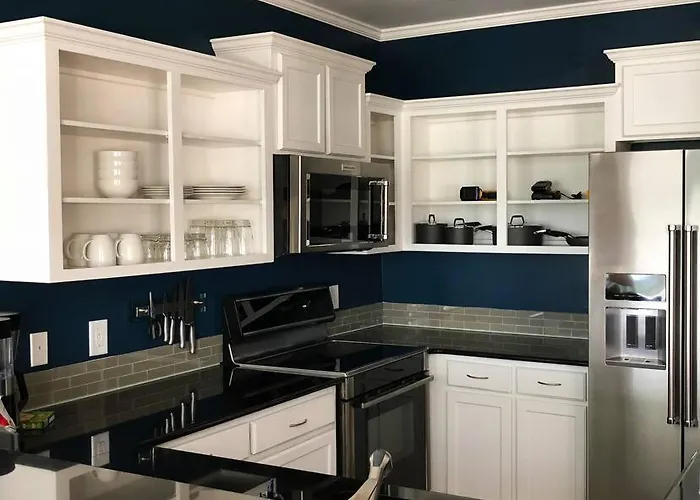 5-Star Luxury Apartment - Atop The Seagle Building