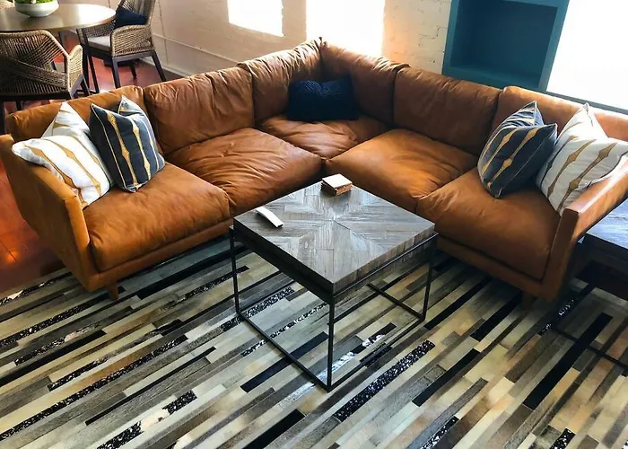 5-Star Luxury Apartment - Atop The Seagle Building