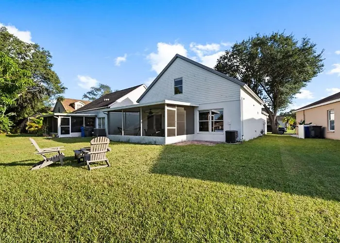 Brandon Central Location 4Br Lake Oasis