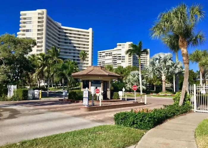 Beachfront South Seas Remodeled Paradise!