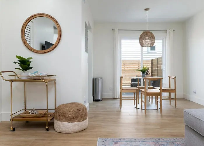 Be A Nomad 2 Bedroom Close To The Beach