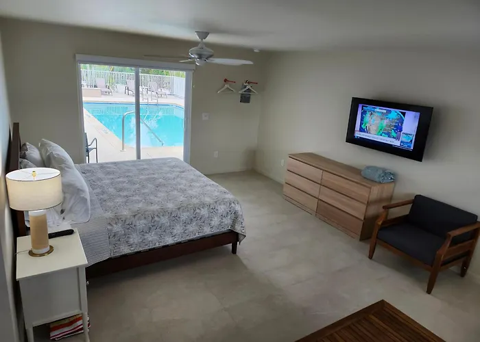 Sunshine Island Inn - Adults Only