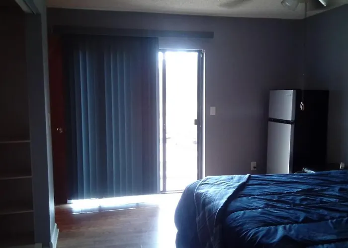 Irises House - Private Room In Home