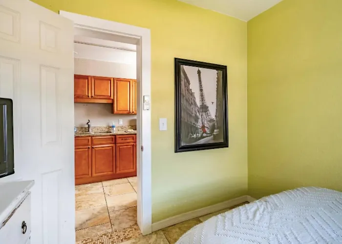 3-Bed Bungalow Walk To Historic Downtown Sanford