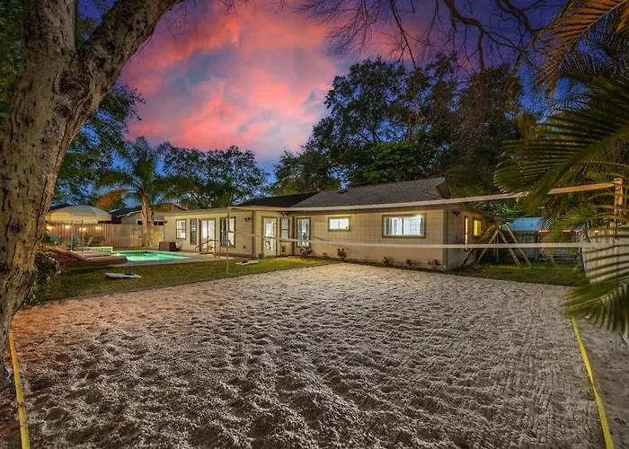 5 Mins To Honeymoon Island~Sand Volleyball~Firepit