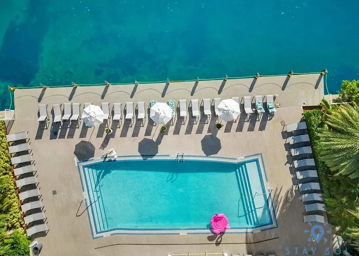 Upper Studio With Balcony - Pool - Gym