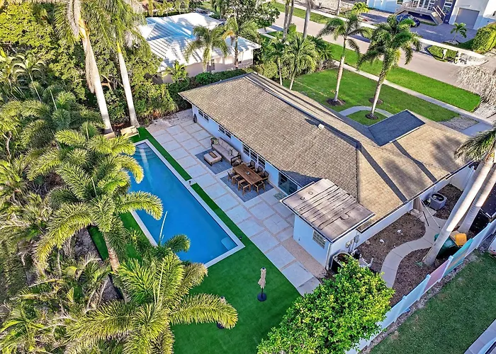 Pet-Friendly Inland Home With Resort Style Yard/Pool