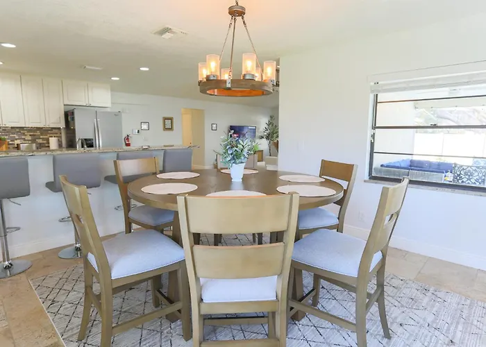 Snook Haven - Hot Tub, Pool, Minigolf, Dog Space