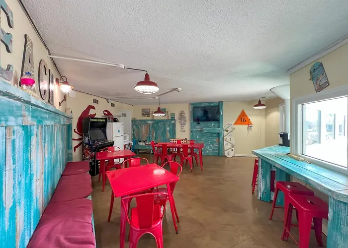 Beachfront Studio - Perfect Location - Free Beach Chairs - Top Of The Gulf 305
